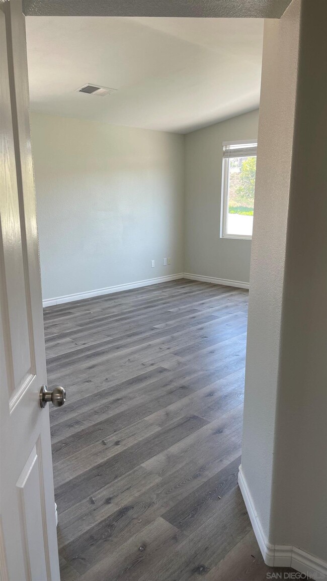 Building Photo - 641 Lee Cir