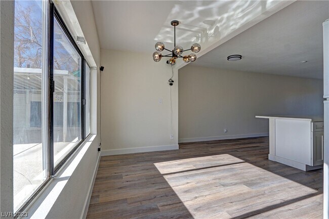 Building Photo - 6209 Bourbon Way