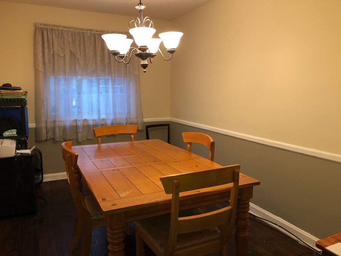Primary Photo - Cozy Three-Bedroom West Hills Townhome w/ ...