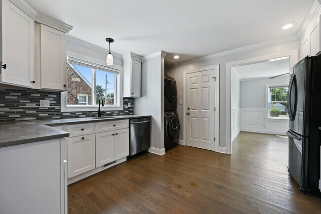 Foto del edificio - 232 Hillside Ave