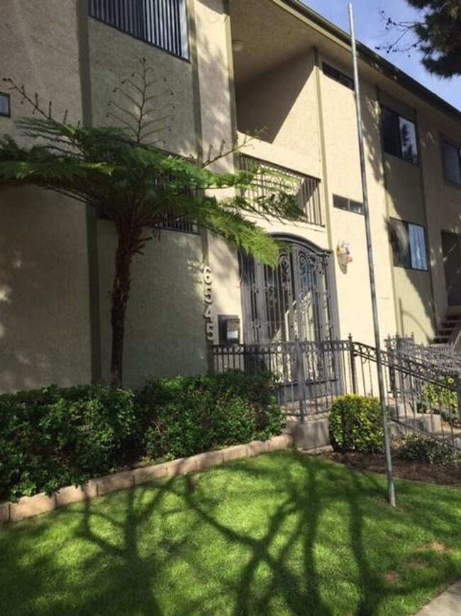 Building Photo - Hazeltine Harbor Apartments