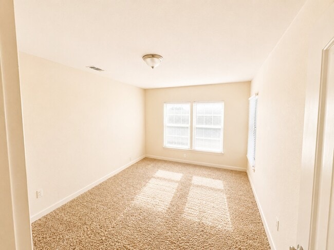 Foto del edificio - 125 N McEntire Ct