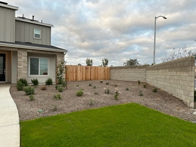 Building Photo - 6508 Shaver Dr