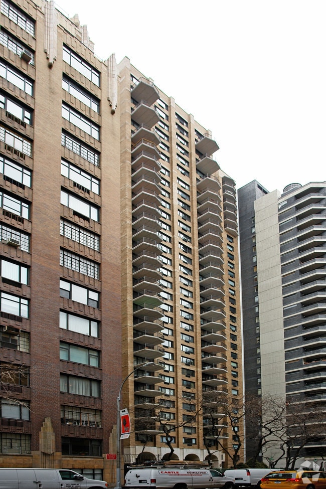 Building Photo - 55-57 Central Park W