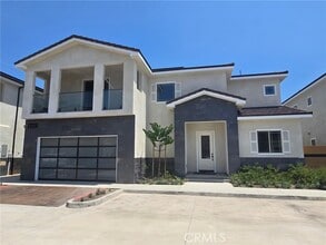Building Photo - 10347 Mapledale St