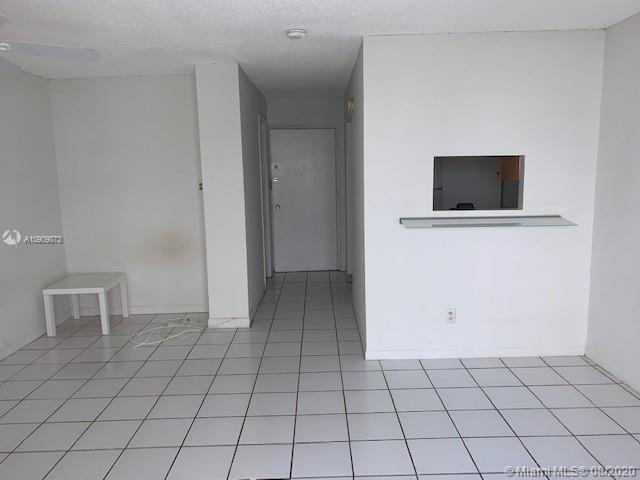 Primary Photo - 899 West Ave
