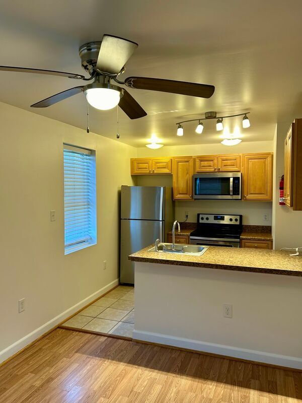 Foto del edificio - 3100 E Marshall St