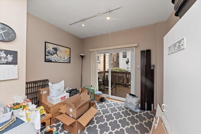 Building Photo - 1 bedroom in Chicago IL 60613