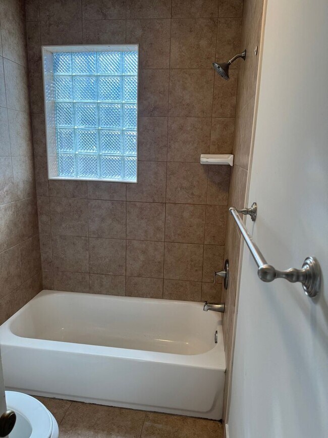 Foto del edificio - Great Price and location!