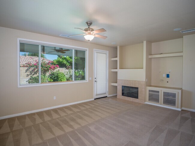 Foto del edificio - 42222 Revere St