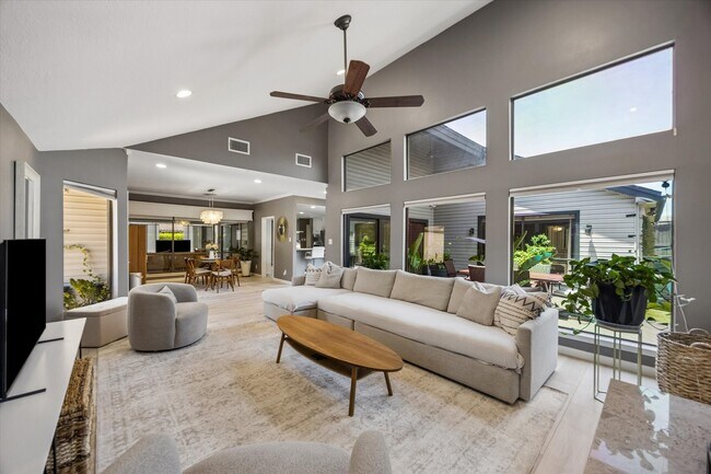Building Photo - 11646 Manor Park Dr
