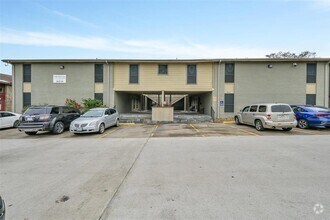 Building Photo - 1910 Willowbend St
