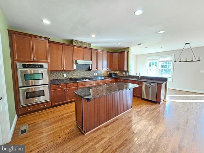 Building Photo - 9609 Bothwell Ln