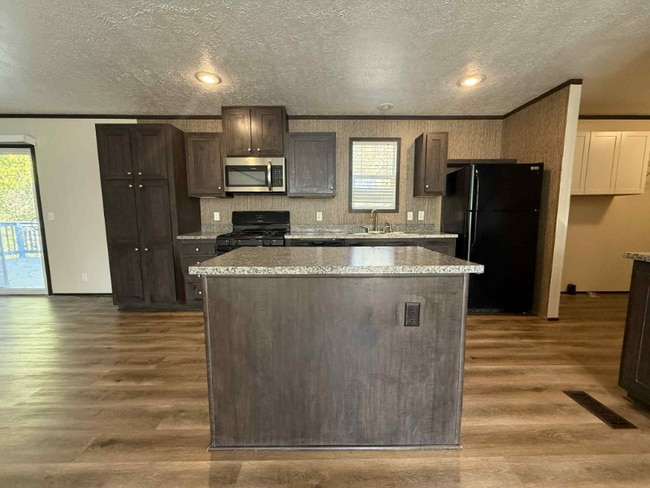 Building Photo - 1236 N Oaklane Rd