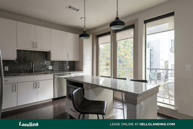 Foto del edificio - 1614 E 6th St