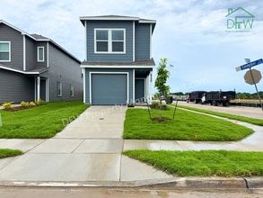 Building Photo - 6220 Sandpiper Ln