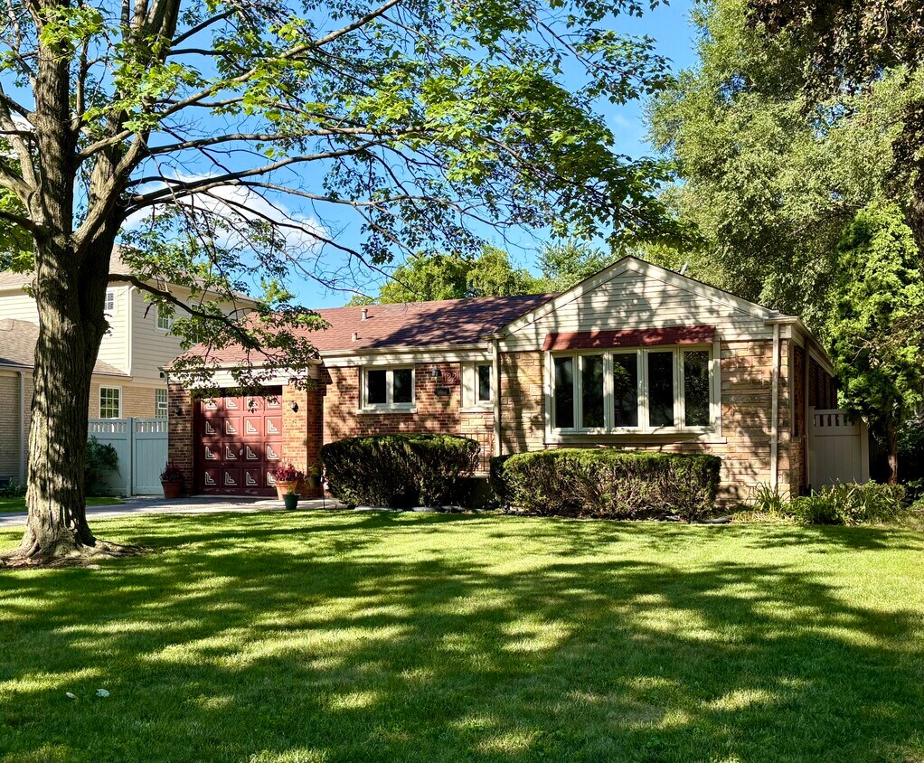 Primary Photo - 122 Park Ave