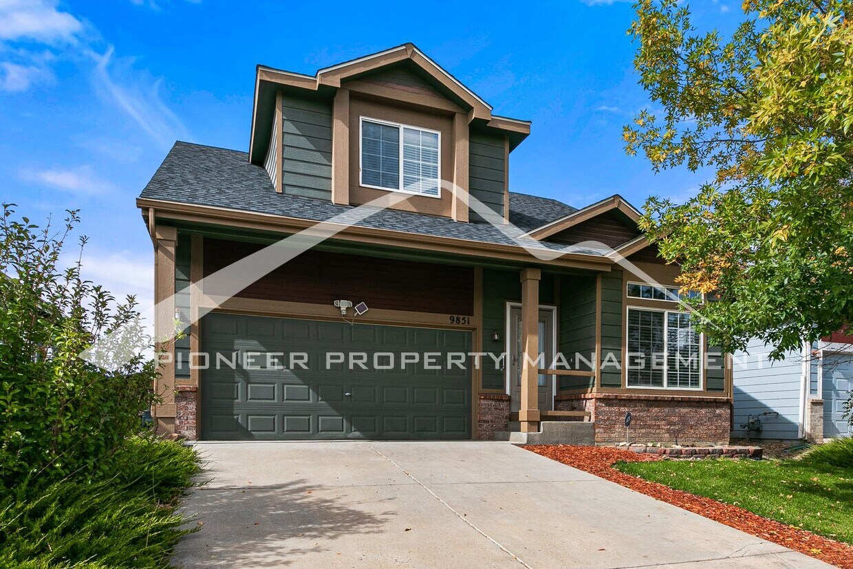 Primary Photo - Spacious Home with Fenced Yard and 2 Car G...
