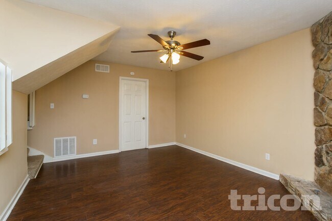 Foto del edificio - 3893 Wood Path Ln