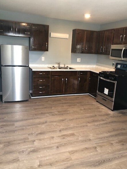 Eat-In Kitchen - 112 N Cleveland Ave