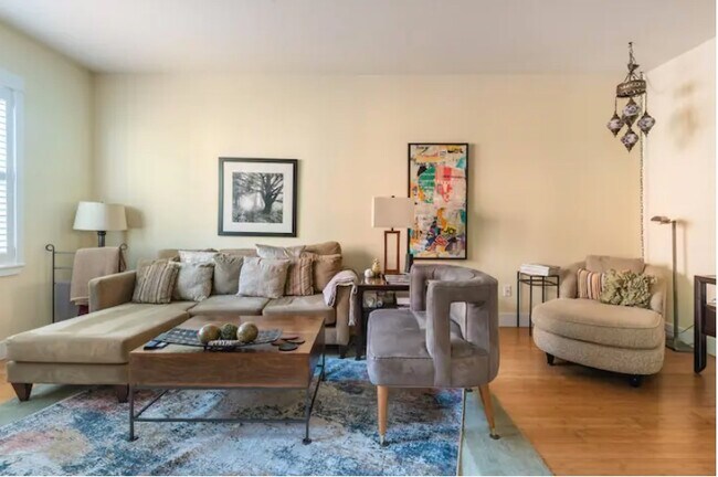 Foto del edificio - 707 SE 33rd Pl