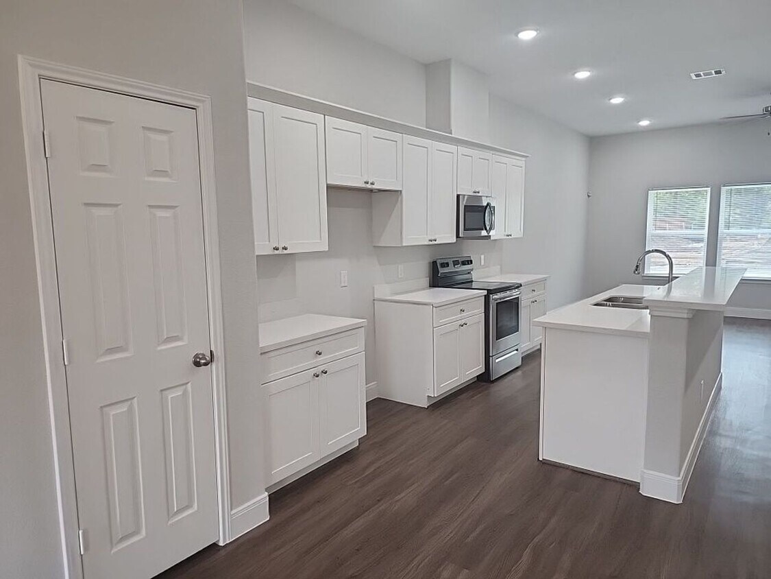 Primary Photo - 832 Elkhart St Unit C- Ask about our NO SE...