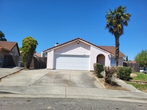 Building Photo - 1801 Rhine Ct