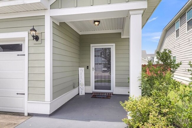 Building Photo - 534 Alderly Dr