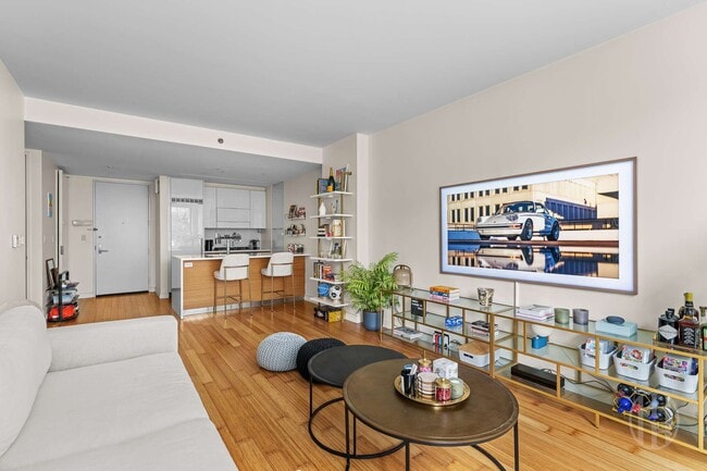 Foto del edificio - 303 E 33rd St