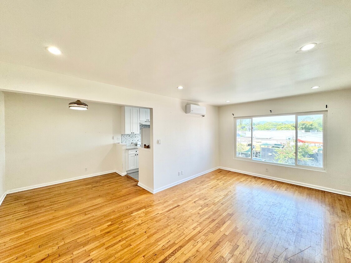 Foto principal - 9000 W 24th St
