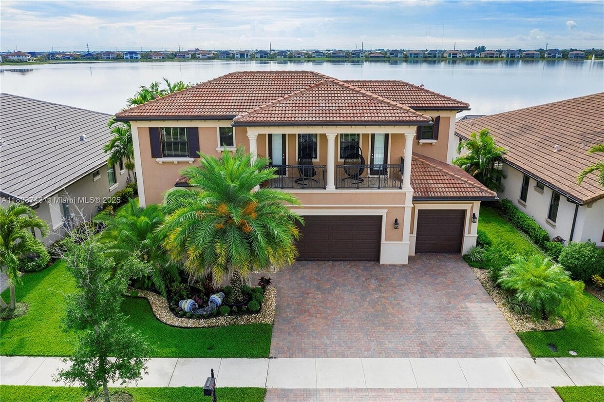 Primary Photo - 8680 Watercrest Cir W
