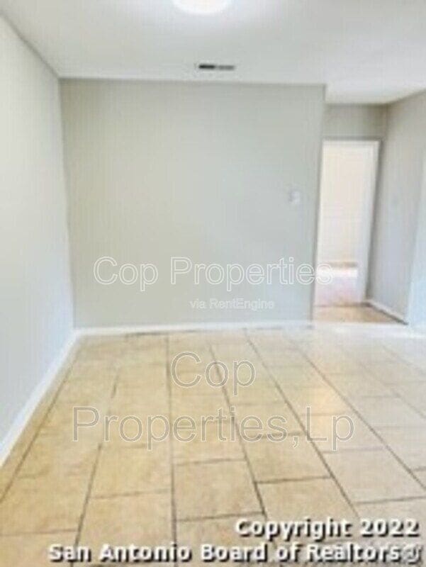 Foto del edificio - 125 Ada St