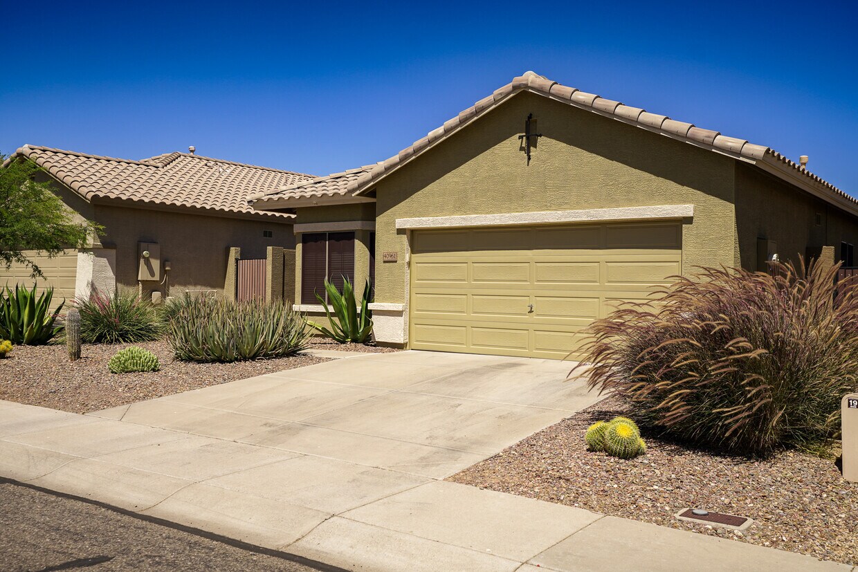 40961 N Courage Trail, New River, AZ 85086 House for Rent in New