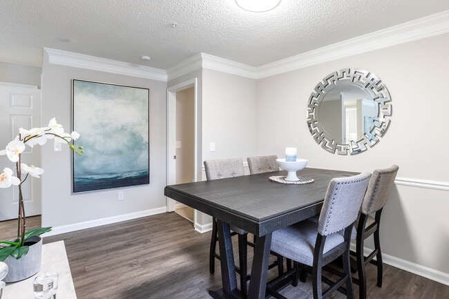 Building Photo - Crestmont at Thornblade Apartments