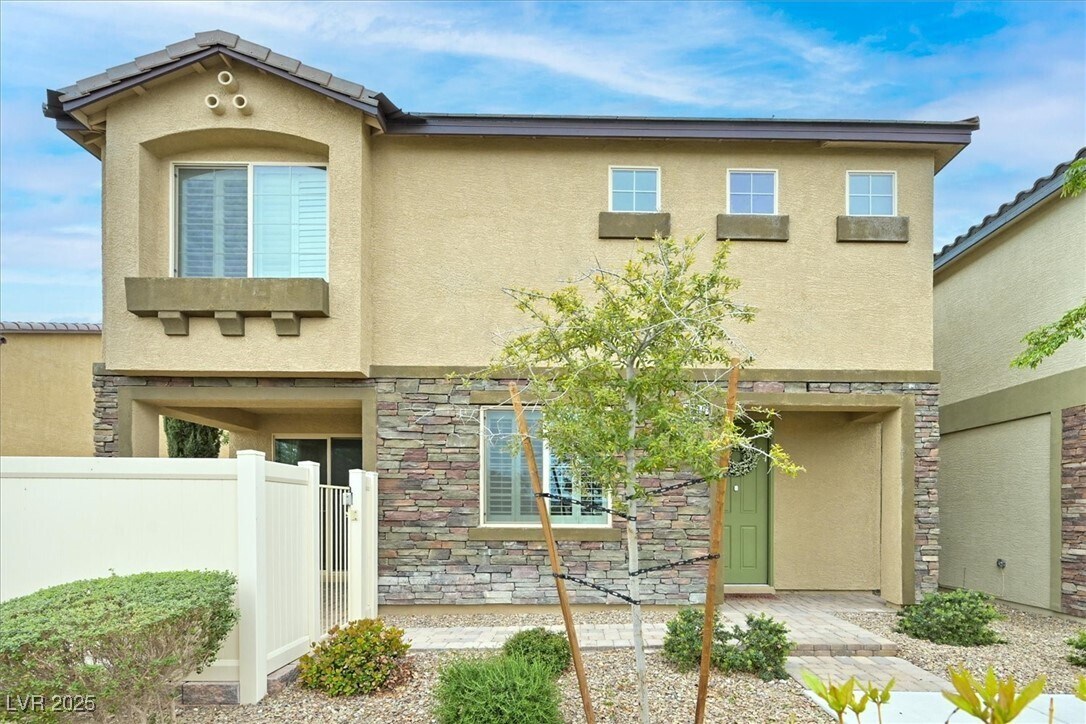 Foto principal - 6110 Scarlet Leaf St