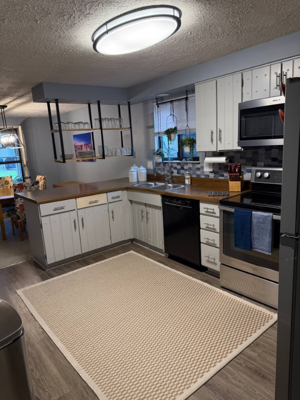 Foto del edificio - 8056 Pebble Creek Ct