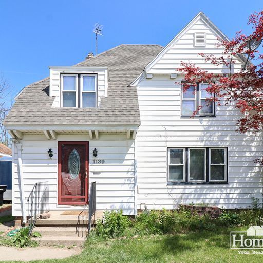 Primary Photo - 1139 E Victoria St
