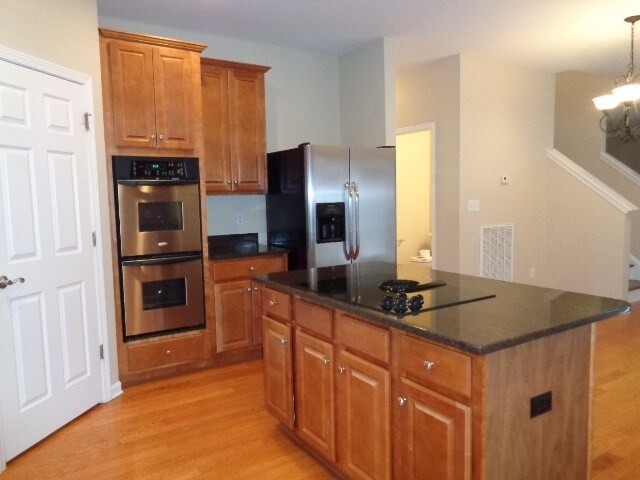 Building Photo - 319 Forest Bend Dr