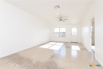 Building Photo - 1301 Concord Dr