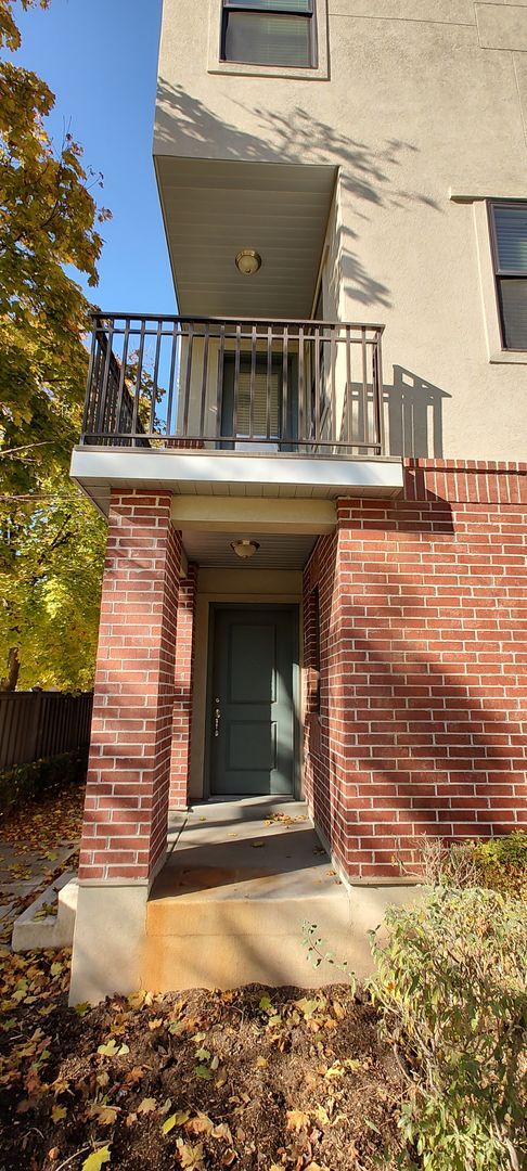 GORGEOUS Downtown Unit!!! - GORGEOUS Downtown Unit!!! Townhome