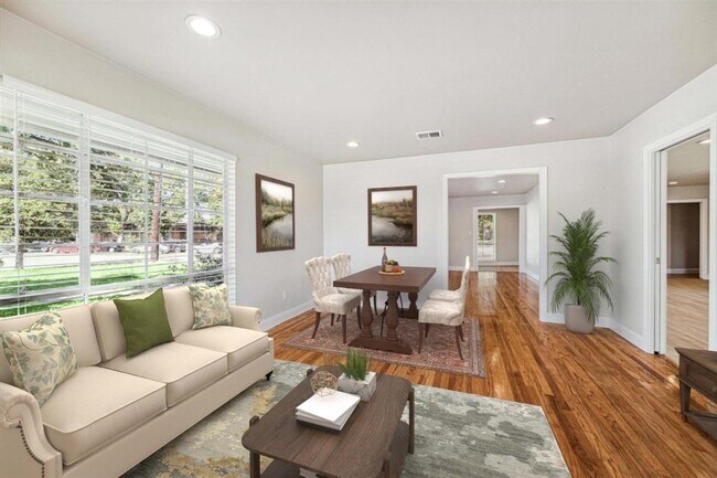Building Photo - 3203 S Braeswood Blvd
