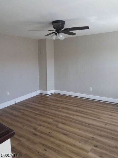 Building Photo - 921 Main St