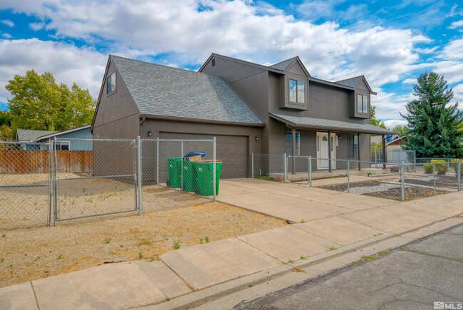 Foto del edificio - 2977 Pinebrook Dr