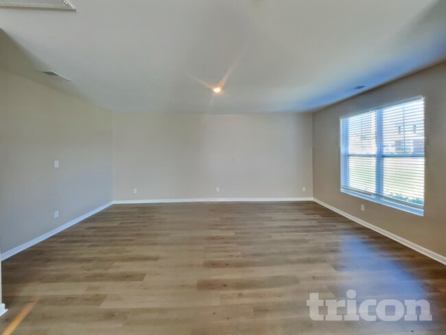 Foto del edificio - 1507 Ashgrove Pl