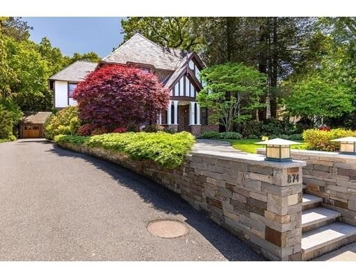 Foto principal - 874 Commonwealth Avenue