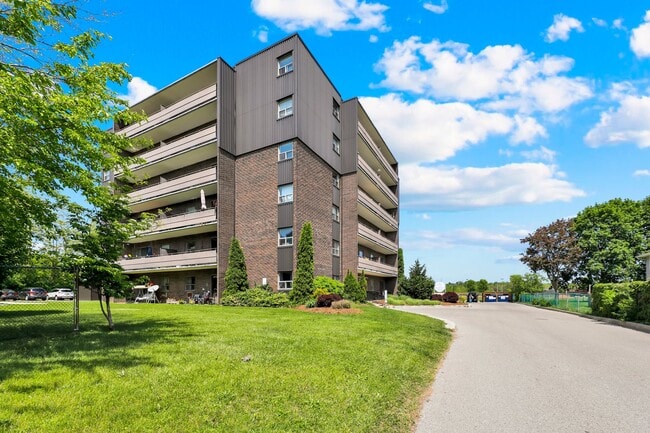 Photo du bâtiment - Park Tower Apartments