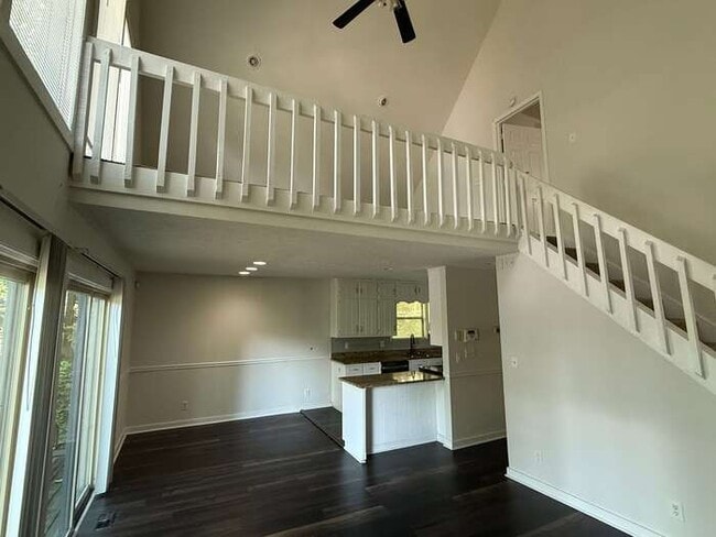 Building Photo - 8439 Lake Dr