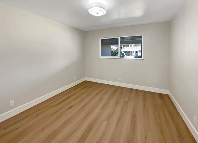 Foto del edificio - 4840 Piper St