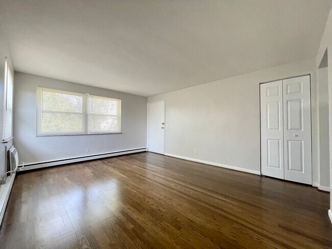 Sala de estar - 4191 Hoffman Ave