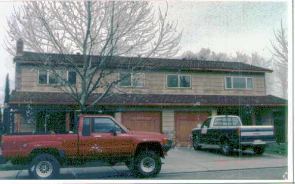 Primary Photo - 119 E Manzanita Ln